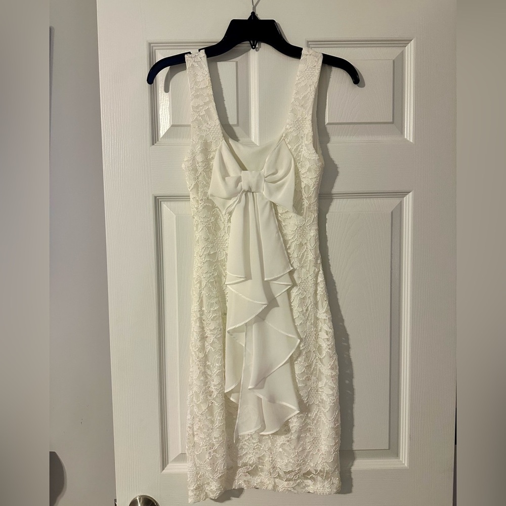 White lace/sparkle/bow!B. Darlin size 5/6 Worn 1 time wedding rehearsal dinner